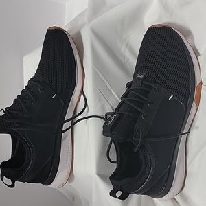 Kuru Womens Atom in Jetblack with White and Gum Soles size 10